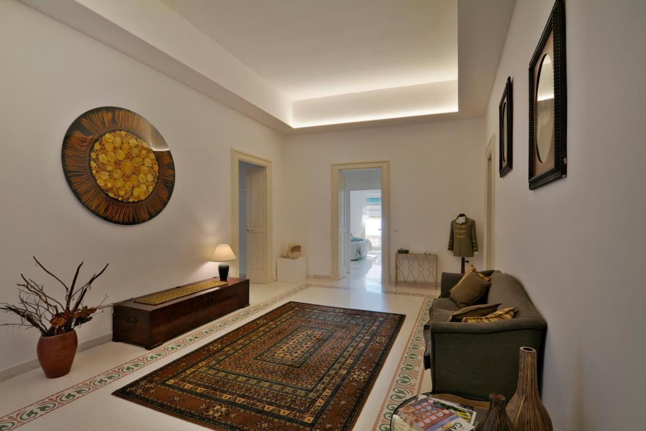 Palazzo Rollo Bed & Breakfast เลชเช ภายนอก รูปภาพ