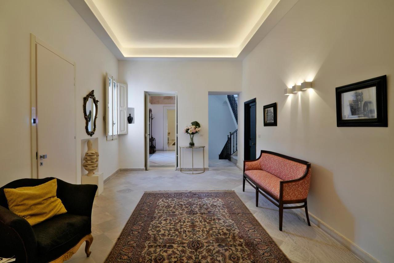 Palazzo Rollo Bed & Breakfast เลชเช ภายนอก รูปภาพ