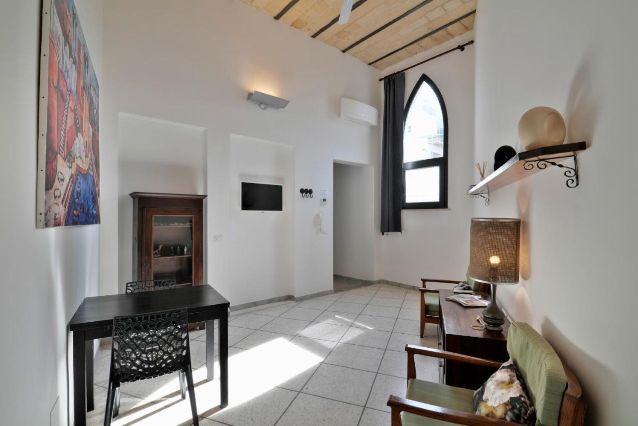 Palazzo Rollo Bed & Breakfast เลชเช ภายนอก รูปภาพ
