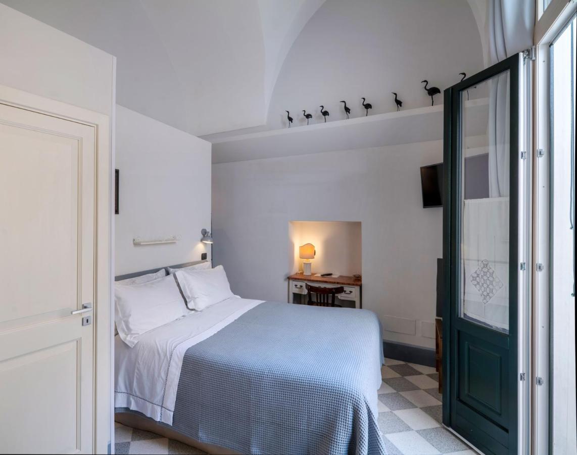 Palazzo Rollo Bed & Breakfast เลชเช ภายนอก รูปภาพ