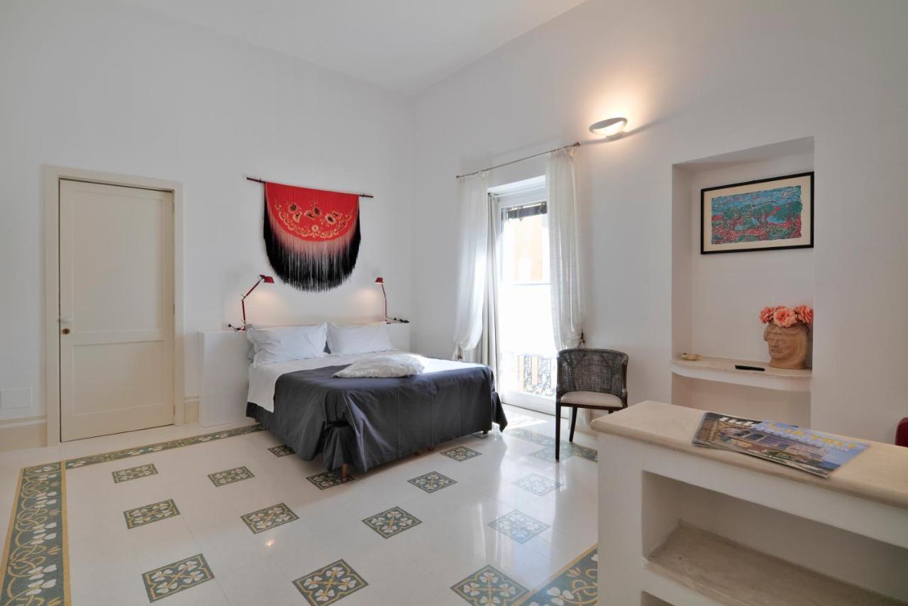 Palazzo Rollo Bed & Breakfast เลชเช ภายนอก รูปภาพ