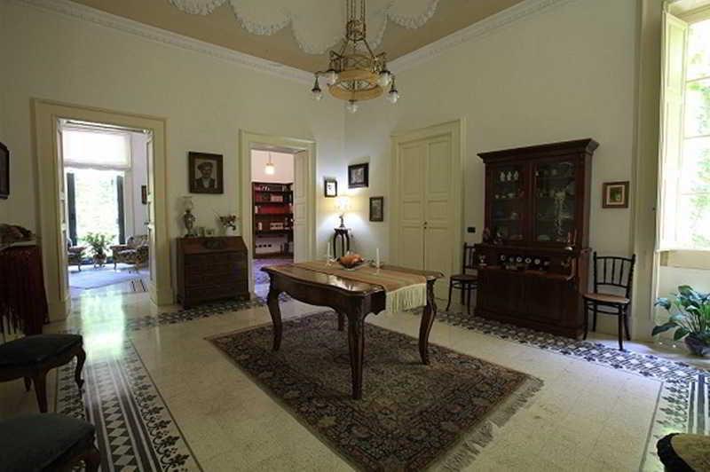 Palazzo Rollo Bed & Breakfast เลชเช ภายนอก รูปภาพ