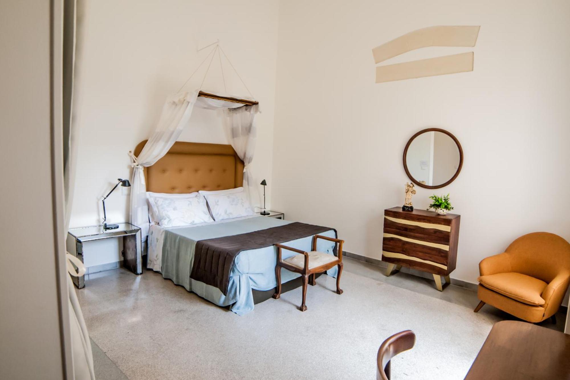 Palazzo Rollo Bed & Breakfast เลชเช ภายนอก รูปภาพ