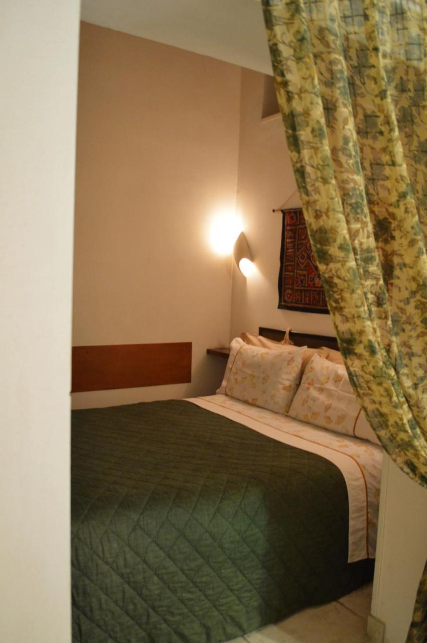 Palazzo Rollo Bed & Breakfast เลชเช ภายนอก รูปภาพ